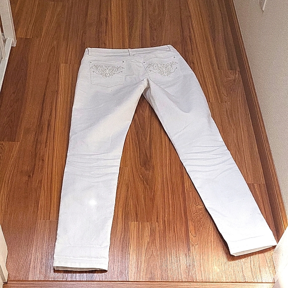 White House/ Black Market white jeans - Picture 6 of 6